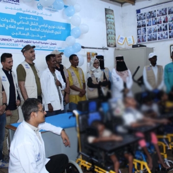 أطفال من ذوي الاحتياجات الخاصة يستفيدون من كراسي الشلل الدماغي