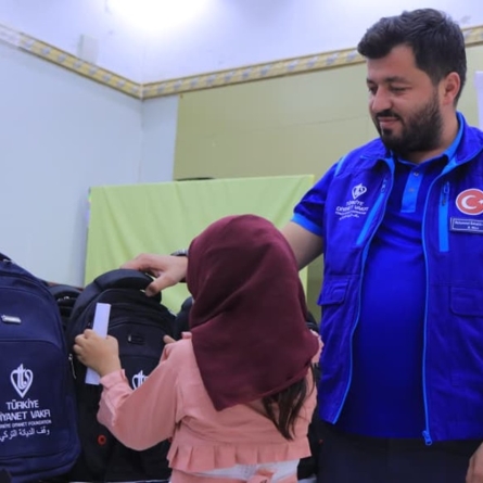 3000 يتيم ويتيمة يعودون إلى المدرسة بقلوب تنبض بالأمل والفرح