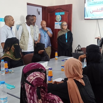 وفد من اليونيسف يشيد بجهود مركز حماية وتمكين الفتيات عبر النهج الريادي
