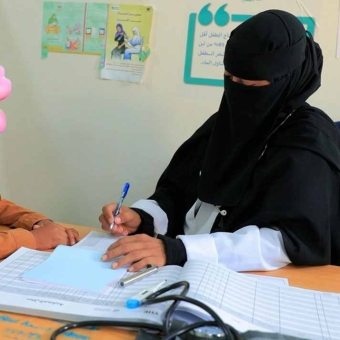 رعاية صحية تعيد الأمل إلى أسرة عدنان