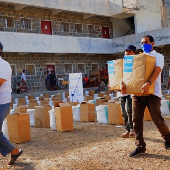 Funded by Deniz Feneri Association, Distribution of food baskets for displaced people in Marib governorate