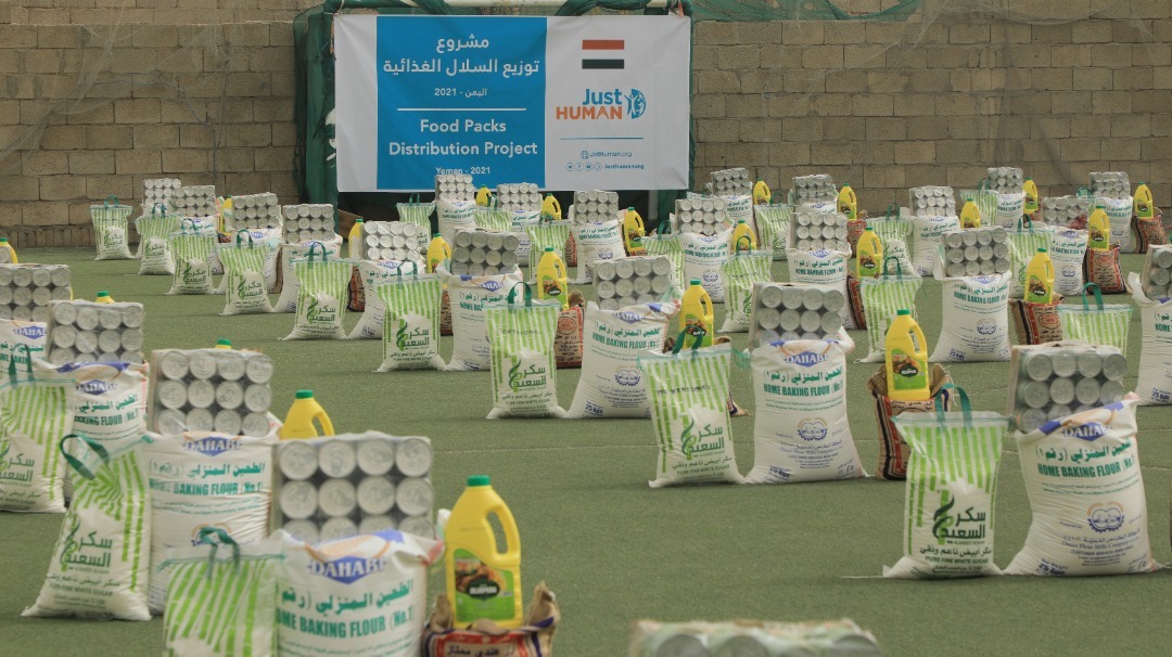 Food baskets delivered displaced families Yemen