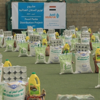 Food baskets delivered to 106 displaced families in Marib governorate