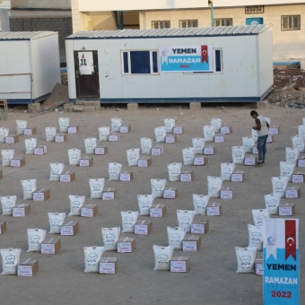 Turkish CANSUYU CHARITY AND SOLIDARITY ORGANIZATION distributes (250) food baskets to IDPs in Marib