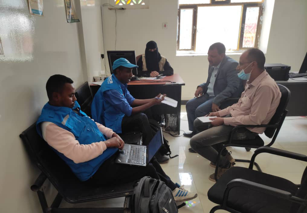 A delegation from UNHCR's Aden Office visits the Community Centre in Marib