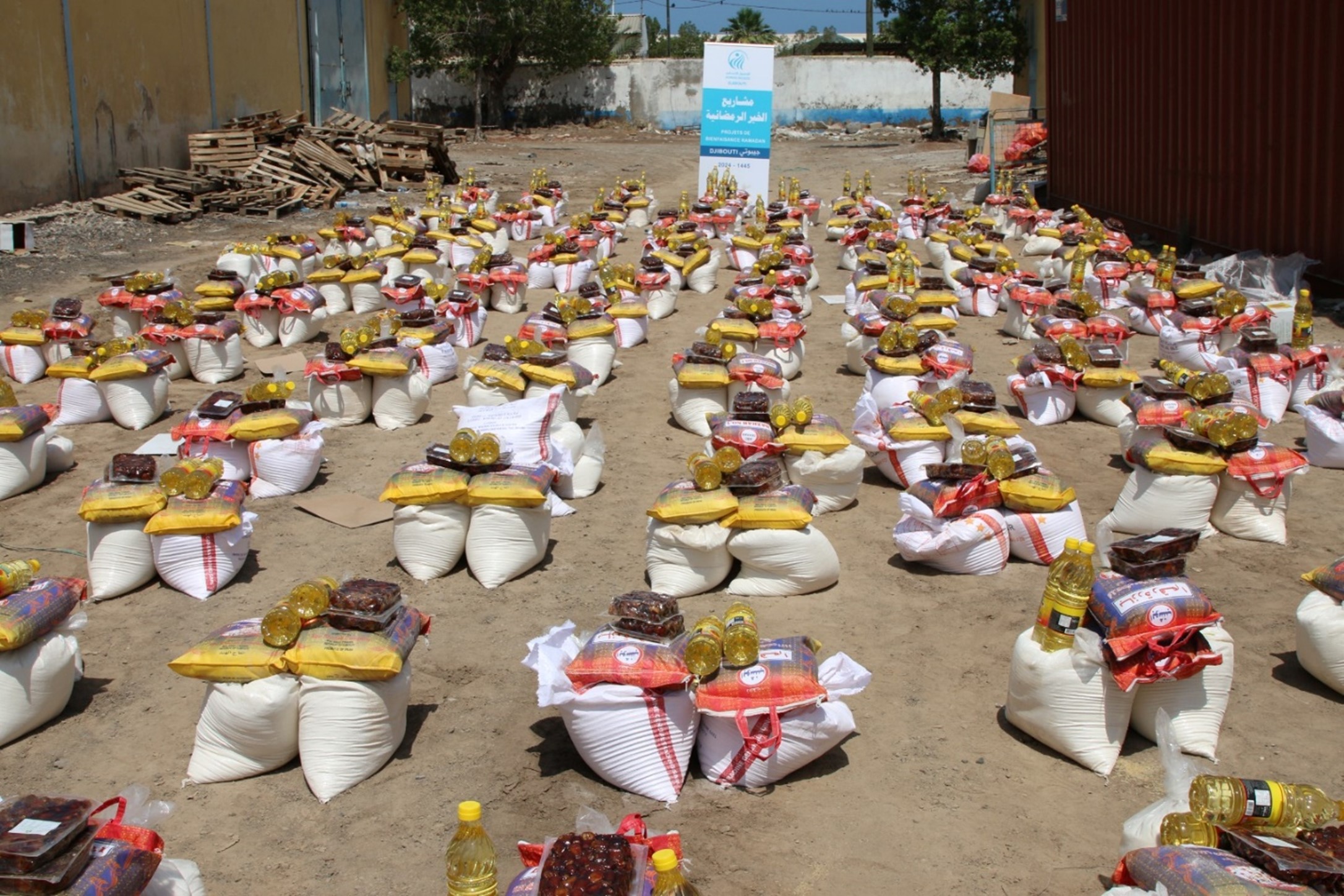 Yemeni refugees and local community in Djibouti receive 1,600 food baskets