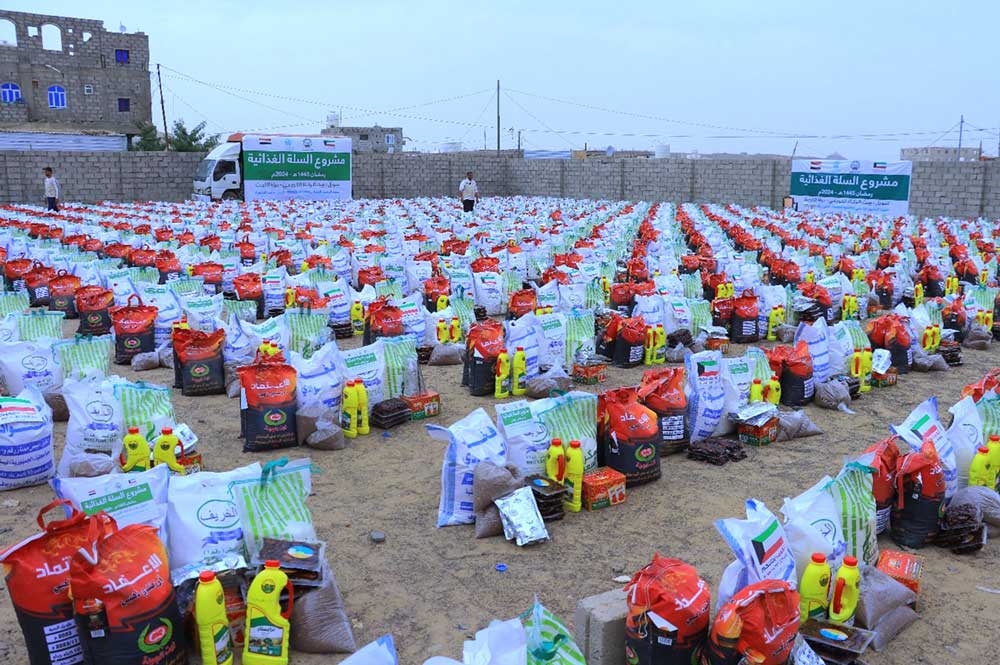 832 families in Marib receive food baskets