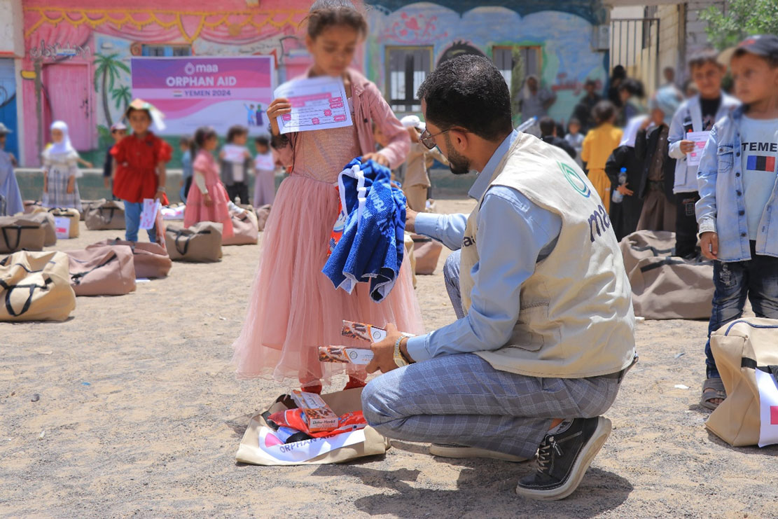 Food baskets and hygiene kits for 800 orphans