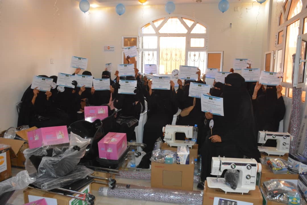 24 women in Aden receive economic empowerment grants 