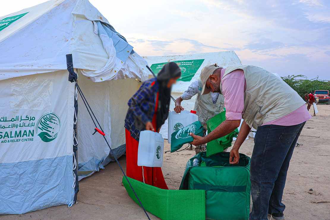 KSrelief Distributes Emergency Shelter Aid to Displaced Families in Abyan
