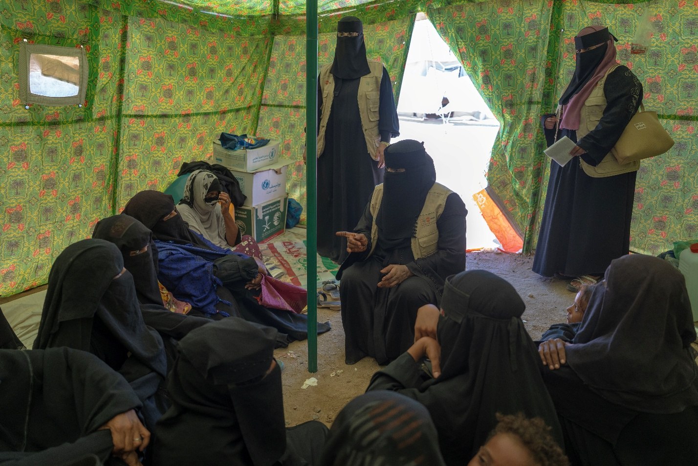 Mobile Protection Outreach Teams Assist 750 Displaced Women in Aden, Lahj, &amp; Taiz